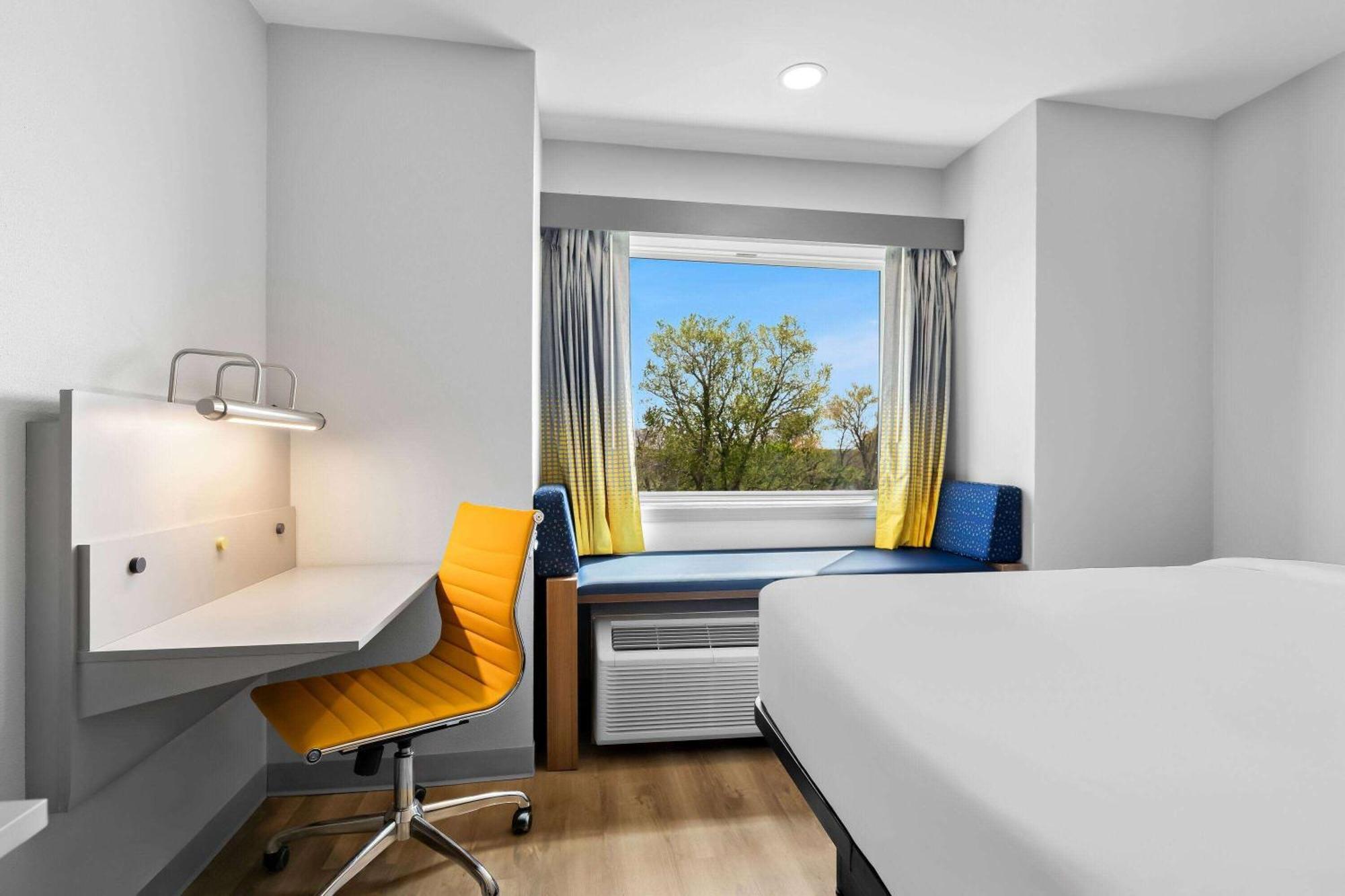 Microtel Inn & Suites By Wyndham Tulsa - Catoosa Route 66 Exterior foto