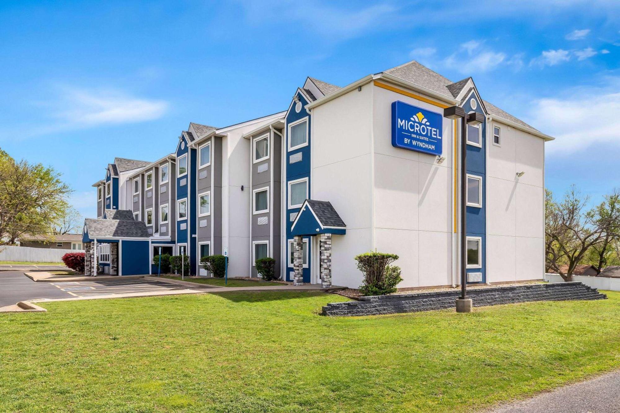 Microtel Inn & Suites By Wyndham Tulsa - Catoosa Route 66 Exterior foto