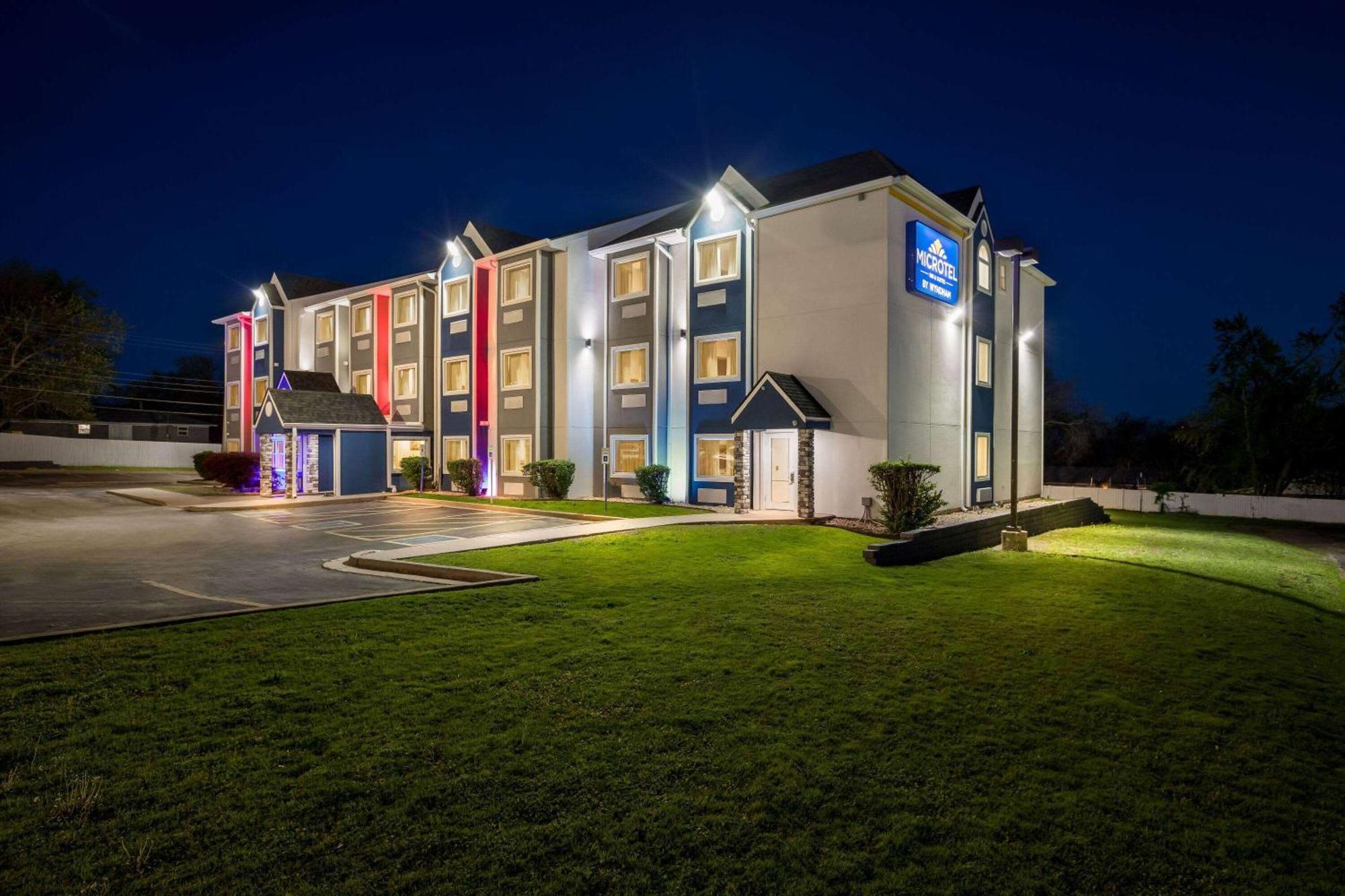 Microtel Inn & Suites By Wyndham Tulsa - Catoosa Route 66 Exterior foto